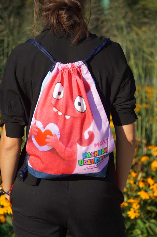 Jak plecaki reklamowe przenoszą marki na wyższy poziom? Poznaj siłę "ruchomych billboardów" 3 DSC06472 1