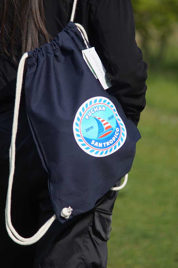 Jak plecaki reklamowe przenoszą marki na wyższy poziom? Poznaj siłę "ruchomych billboardów" 5 DSC06576 1