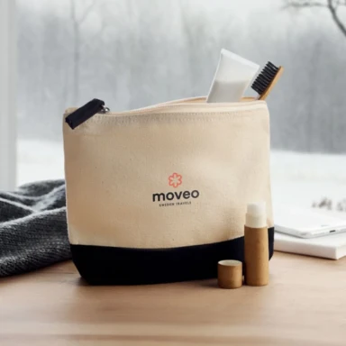 Kosmetyczki z Własnym Nadrukiem: Dlaczego to Idealny Gadżet Reklamowy dla Twojej Firmy? 3 Bawelniana Kosmetyczka z Logo 1 3